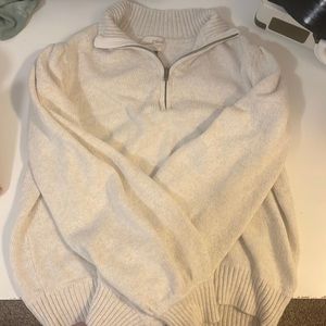 universal thread knit sweater, very heavy material